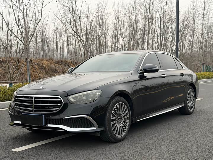 Фото 1 - Mercedes-Benz E-Class