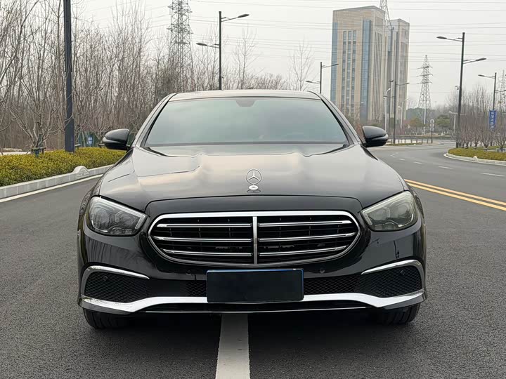 Фото 2 - Mercedes-Benz E-Class