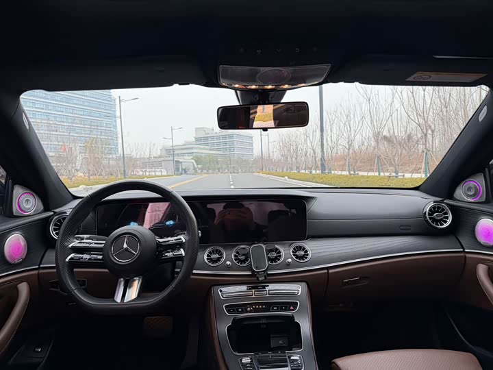 Фото 6 - Mercedes-Benz E-Class