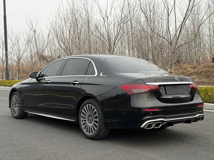 Фото 7 - Mercedes-Benz E-Class