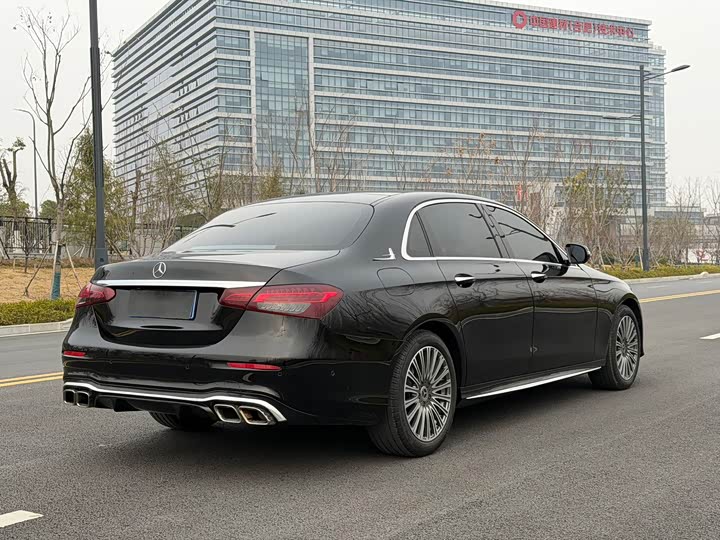 Фото 9 - Mercedes-Benz E-Class