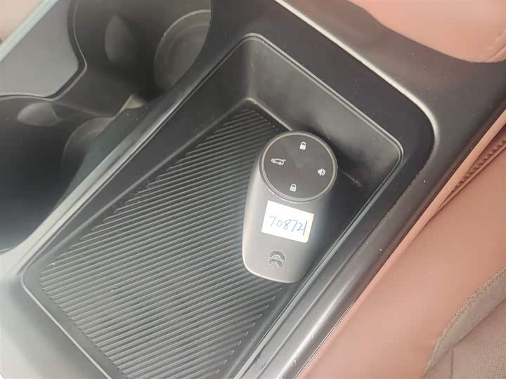 Фото 9 - Nio EC6