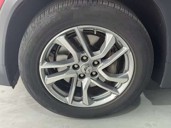 Фото 4 - Nio ES6