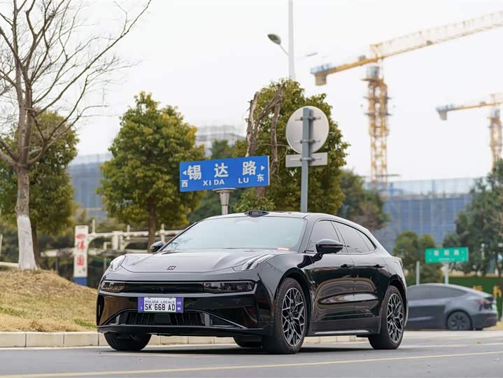 Фото 1 - Zeekr 001