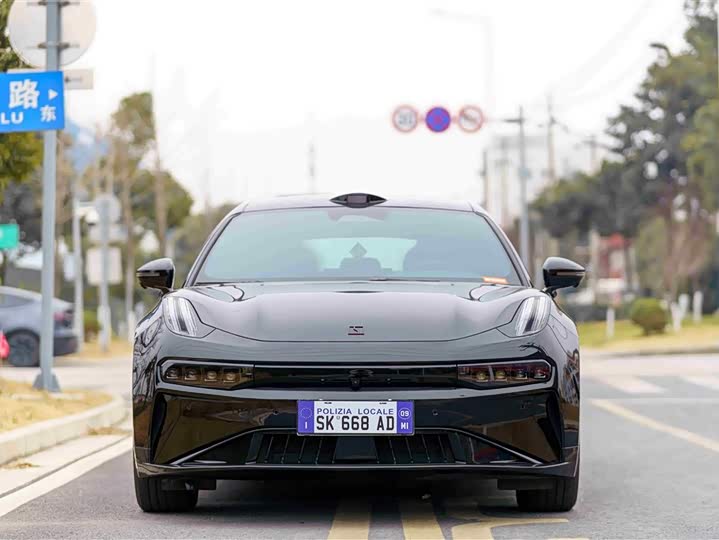 Фото 2 - Zeekr 001