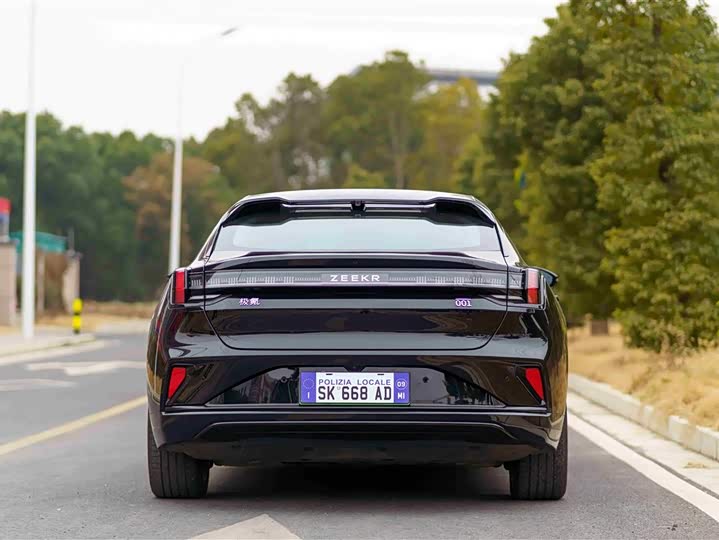 Фото 5 - Zeekr 001