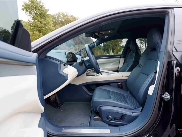 Фото 9 - Zeekr 001