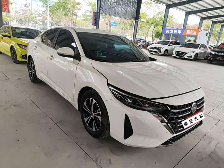 Фото 2 - Nissan Sylphy