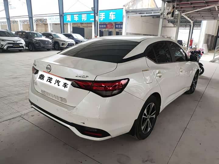 Фото 3 - Nissan Sylphy