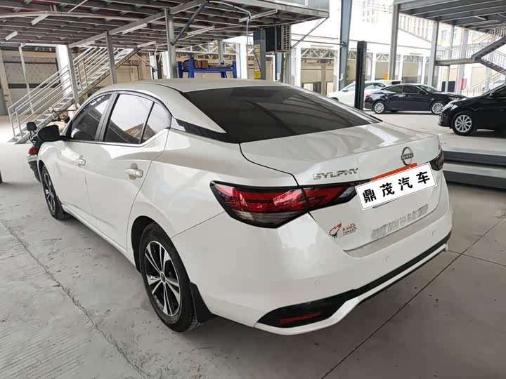 Фото 4 - Nissan Sylphy