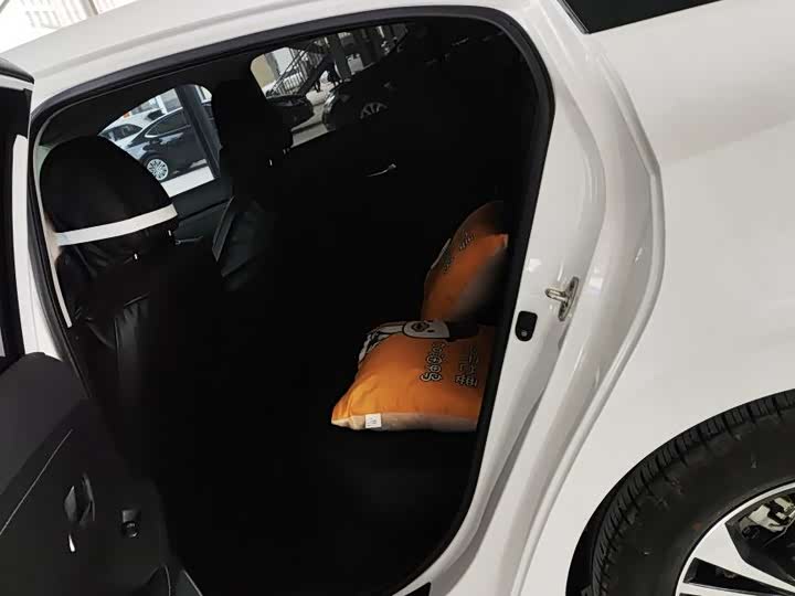 Фото 5 - Nissan Sylphy