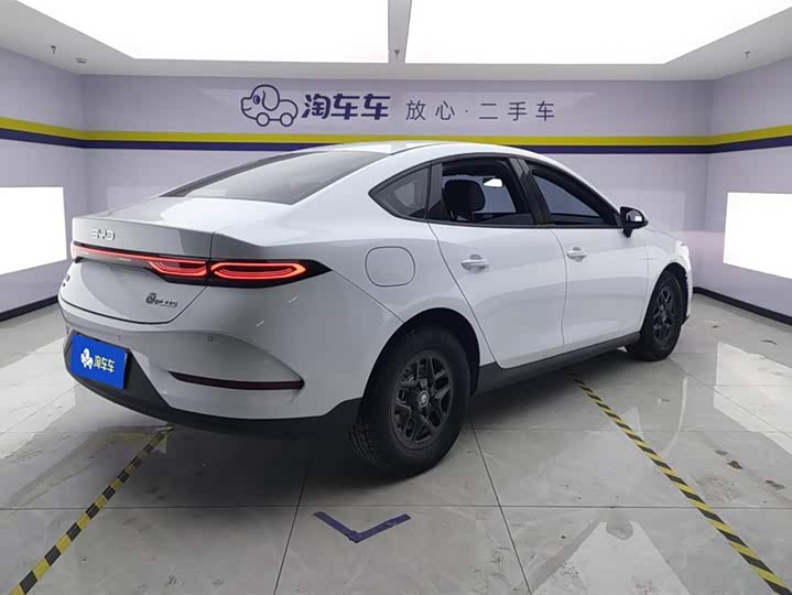 Фото 3 - BYD Qin Plus