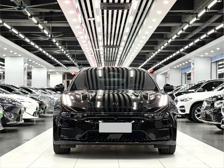 Фото 2 - Zeekr 001