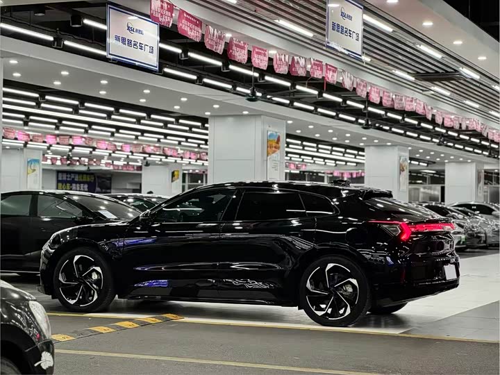 Фото 4 - Zeekr 001