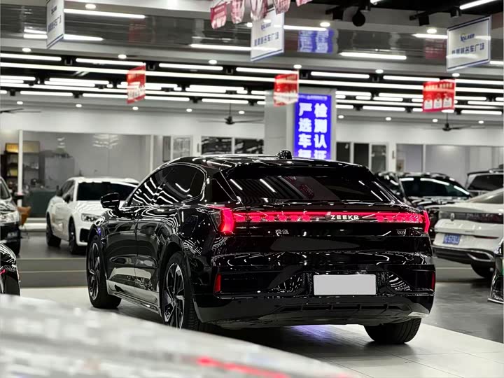 Фото 5 - Zeekr 001