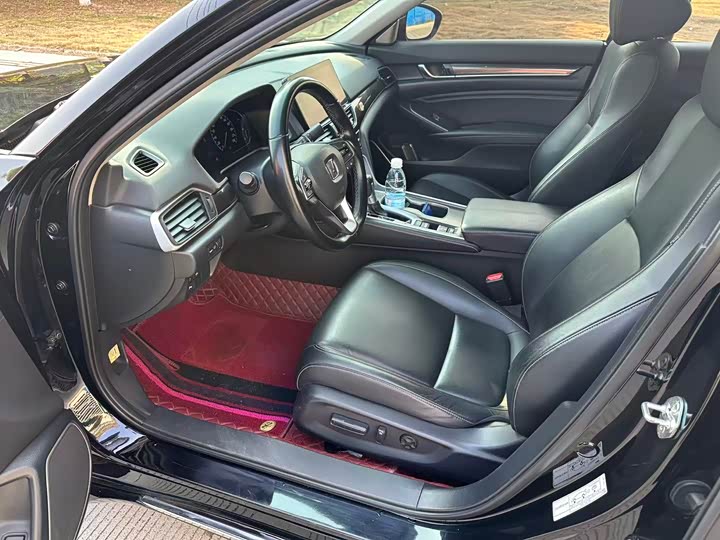 Фото 6 - Honda Accord