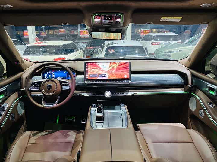 Фото 4 - Tank 700 Hybrid