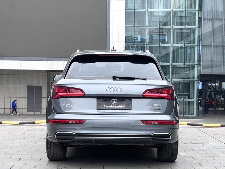 Фото 8 - Audi Q5L