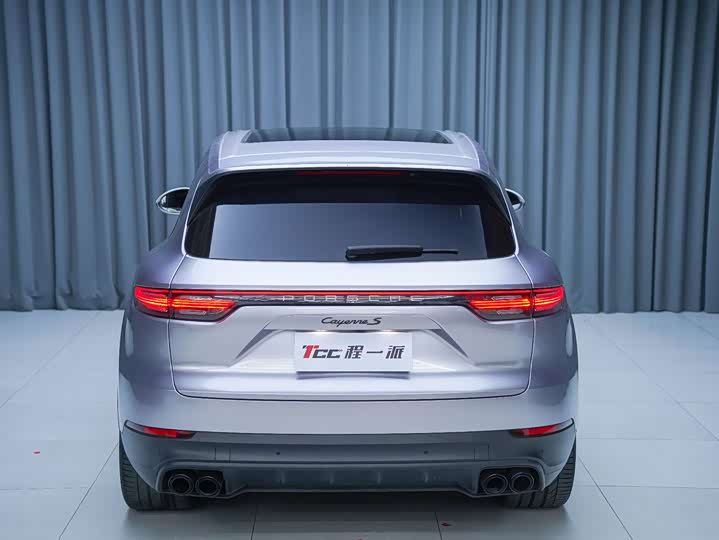 Фото 4 - Porsche Cayenne