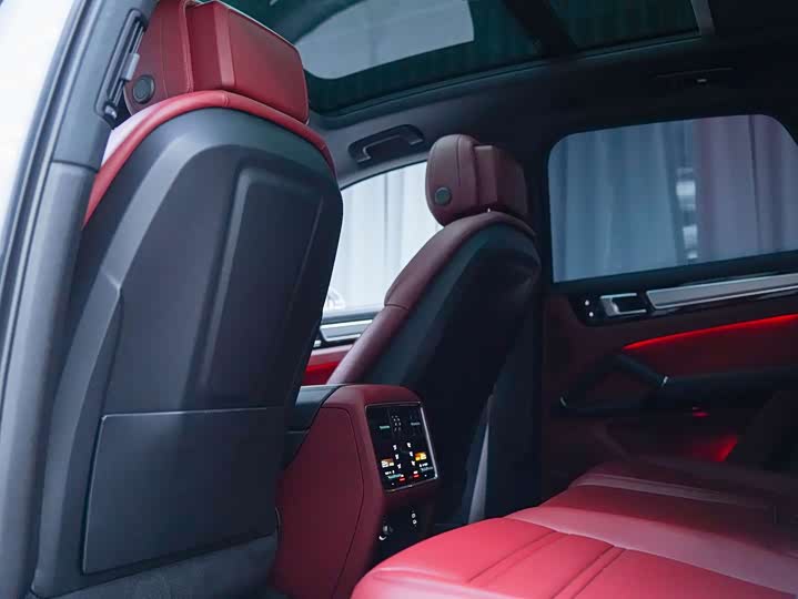 Фото 9 - Porsche Cayenne