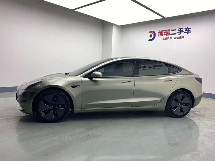 Фото 4 - Tesla Model 3