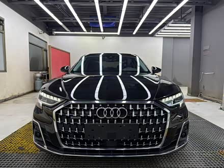 Фото 1 - Audi A8