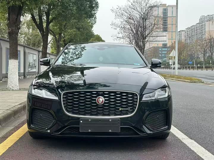 Фото 2 - Jaguar XF L