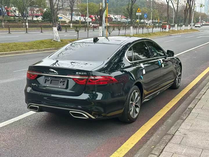 Фото 7 - Jaguar XF L