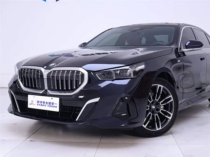 Фото 3 - BMW 5 Series