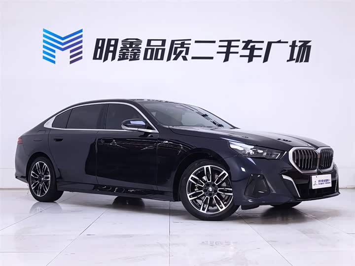 Фото 5 - BMW 5 Series