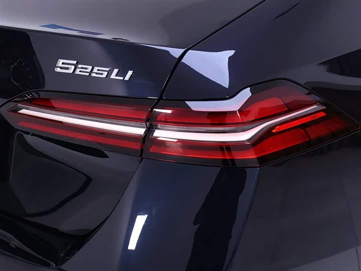 Фото 9 - BMW 5 Series