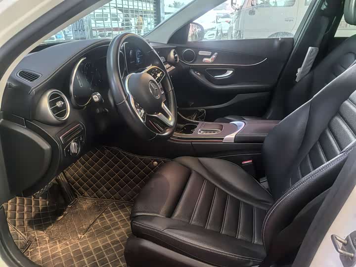 Фото 4 - Mercedes-Benz C-Class