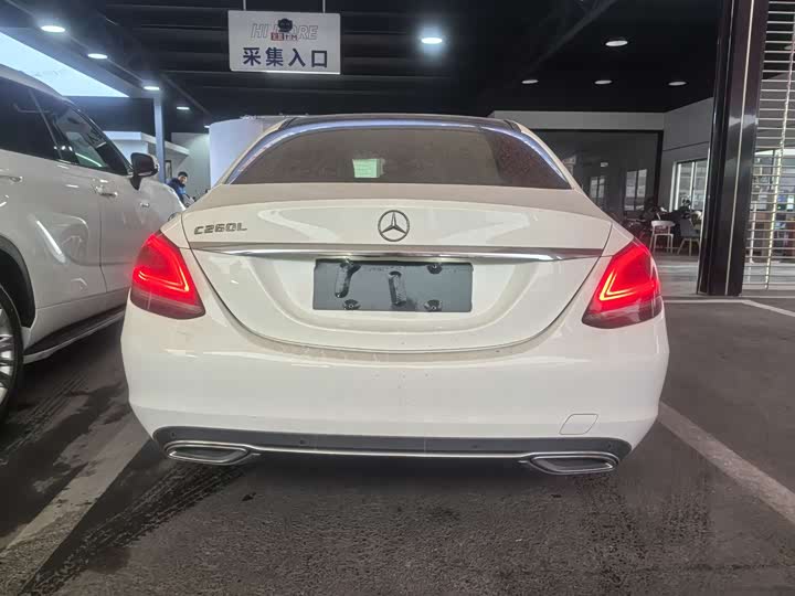 Фото 8 - Mercedes-Benz C-Class
