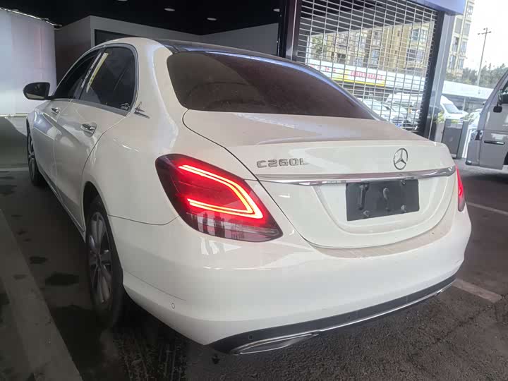 Фото 9 - Mercedes-Benz C-Class