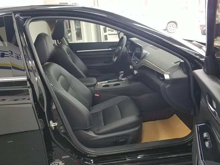 Фото 8 - Nissan Teana