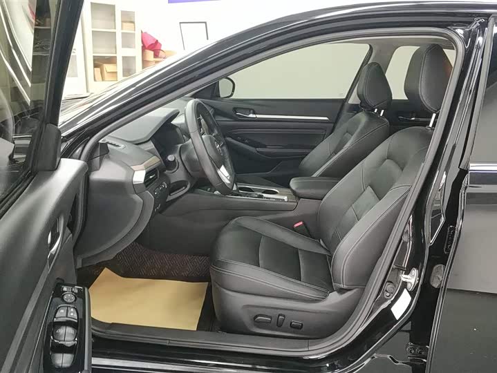 Фото 9 - Nissan Teana