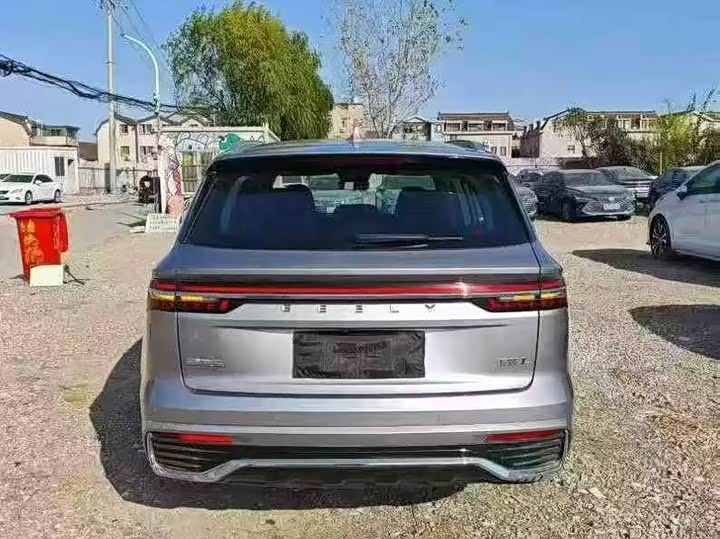 Фото 8 - Geely Monjaro