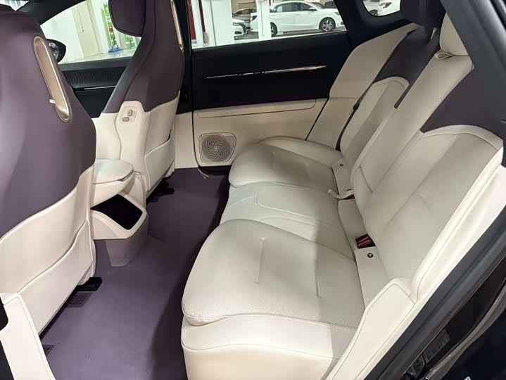 Фото 6 - Avatr 12