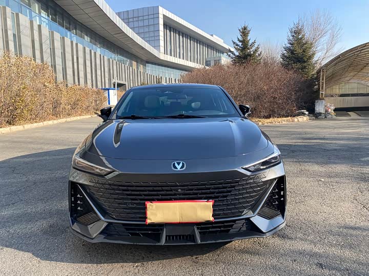 Фото 2 - Changan UNI-V