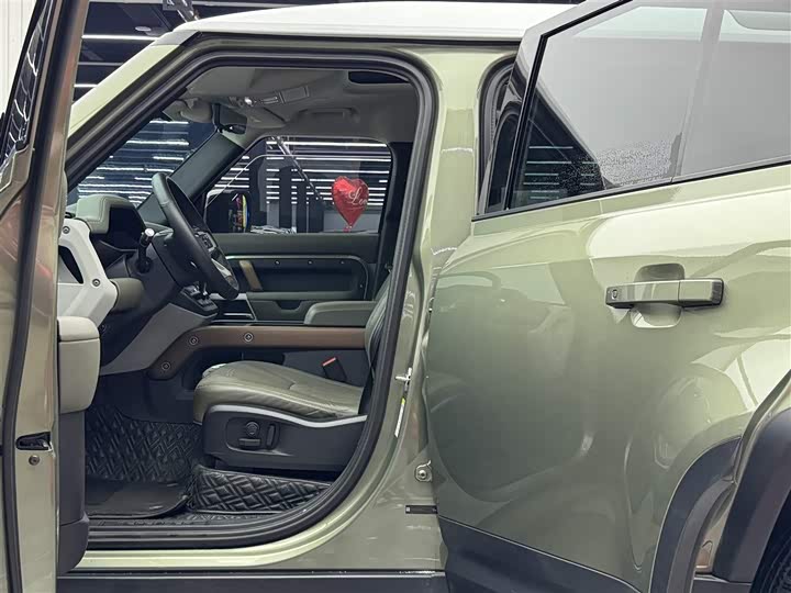 Фото 6 - Land Rover Defender