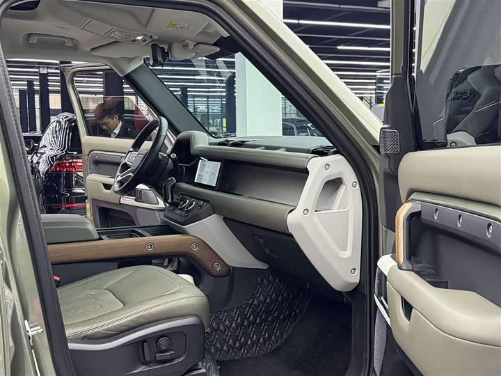 Фото 8 - Land Rover Defender