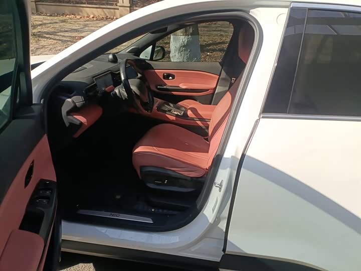 Фото 7 - Nio EC6