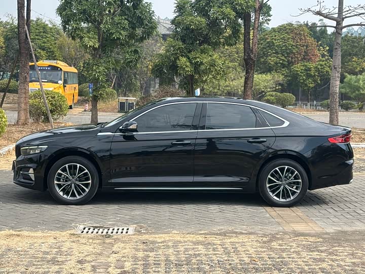 Фото 7 - Geely Preface