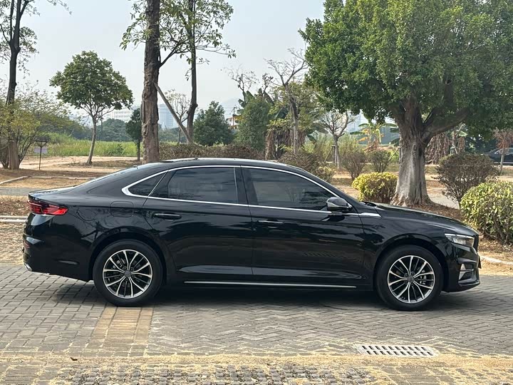 Фото 8 - Geely Preface