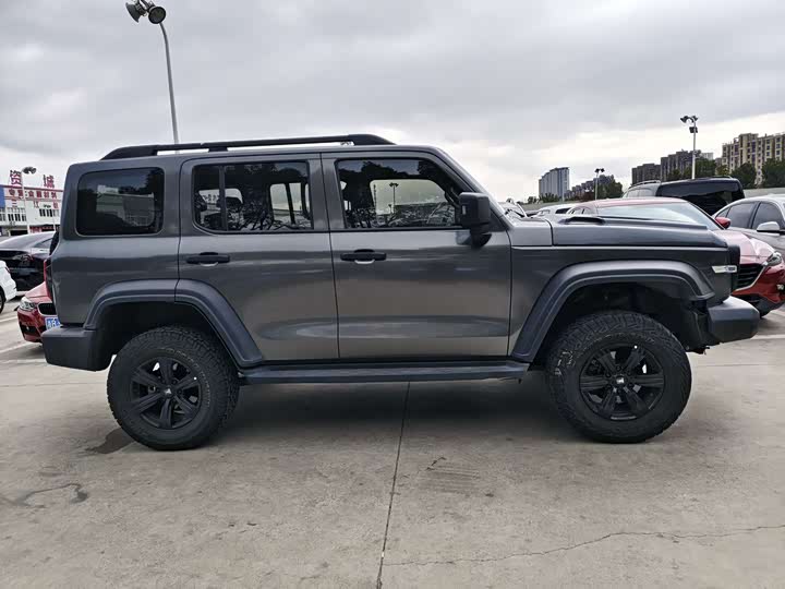 Фото 4 - Tank 300