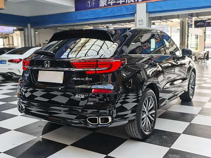 Фото 4 - Honda Avancier