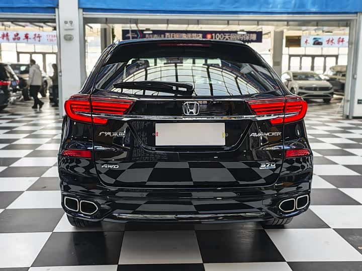 Фото 6 - Honda Avancier