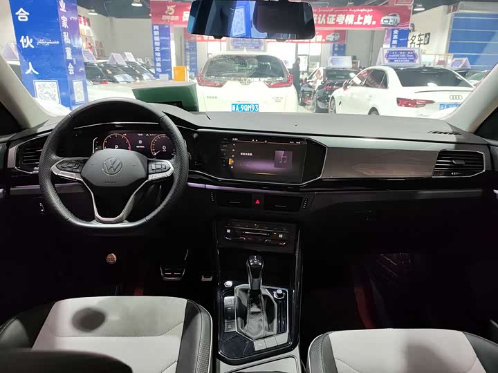 Фото 5 - Volkswagen Tayron X