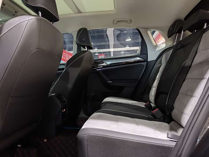 Фото 6 - Volkswagen Tayron X