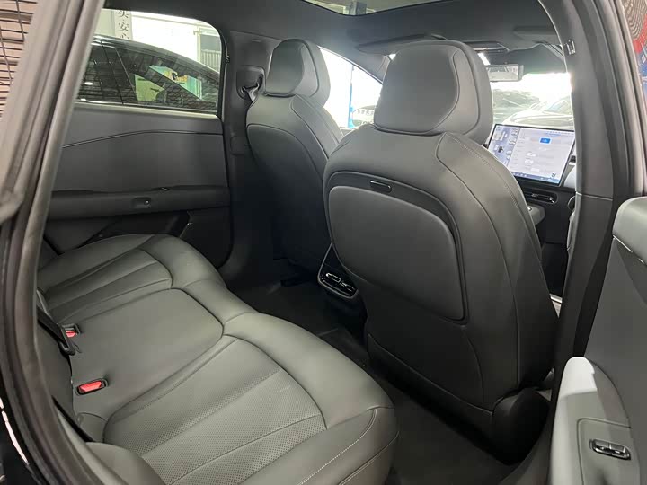 Фото 2 - XPeng F57